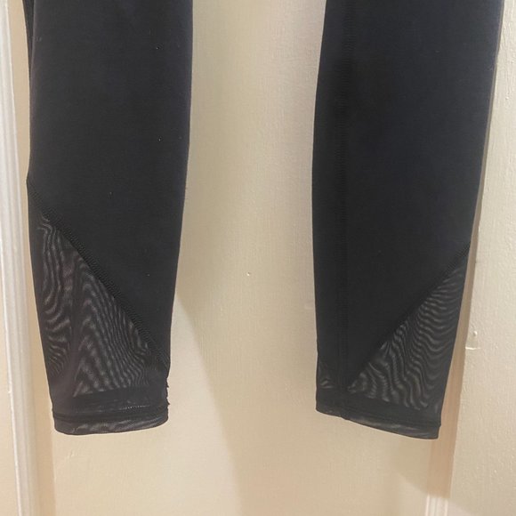 *NOT FOR SALE/SOLD* Lululemon mesh full length leggings (Black) Size 4 - Picture 3 of 3